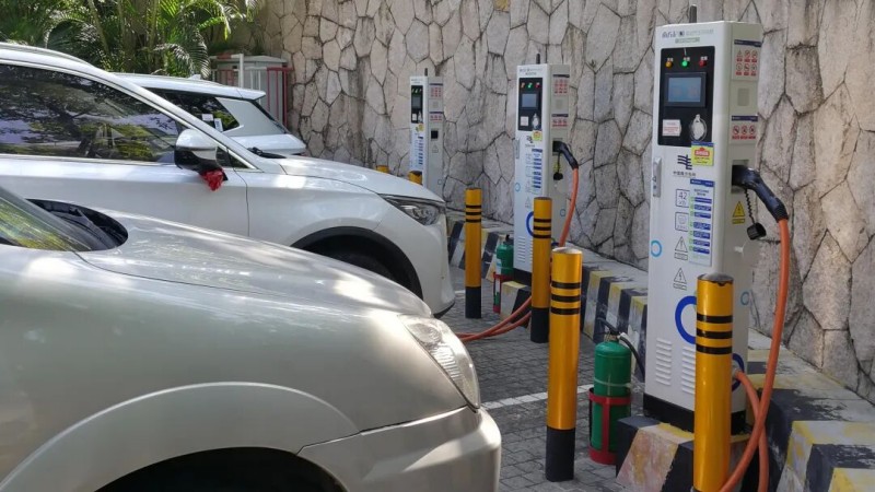 Warming Up! March Sees Surge Across the Board! NIO Soars, BYD Hits 300,000+ Monthly Sales | New Energy Vehicle Sales Brief